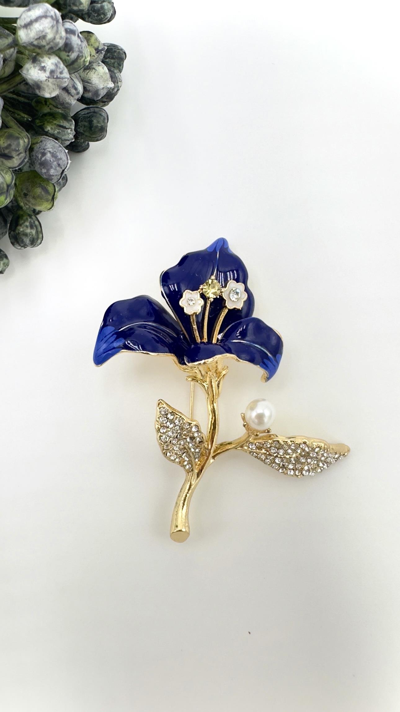 Gece Mavisi Zambak Model Broş