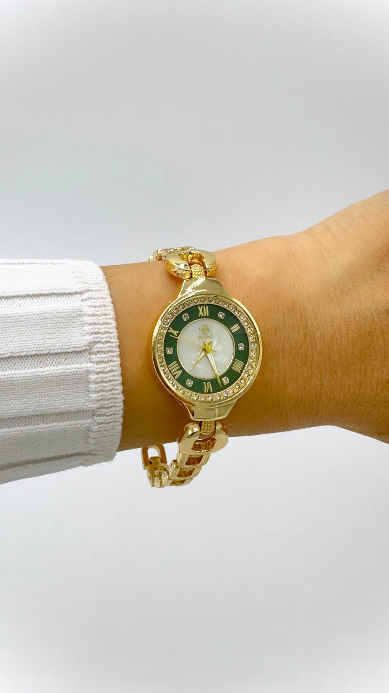 Gold Carrie Marka Model Taşlı Yeşil Kadranlı Saat