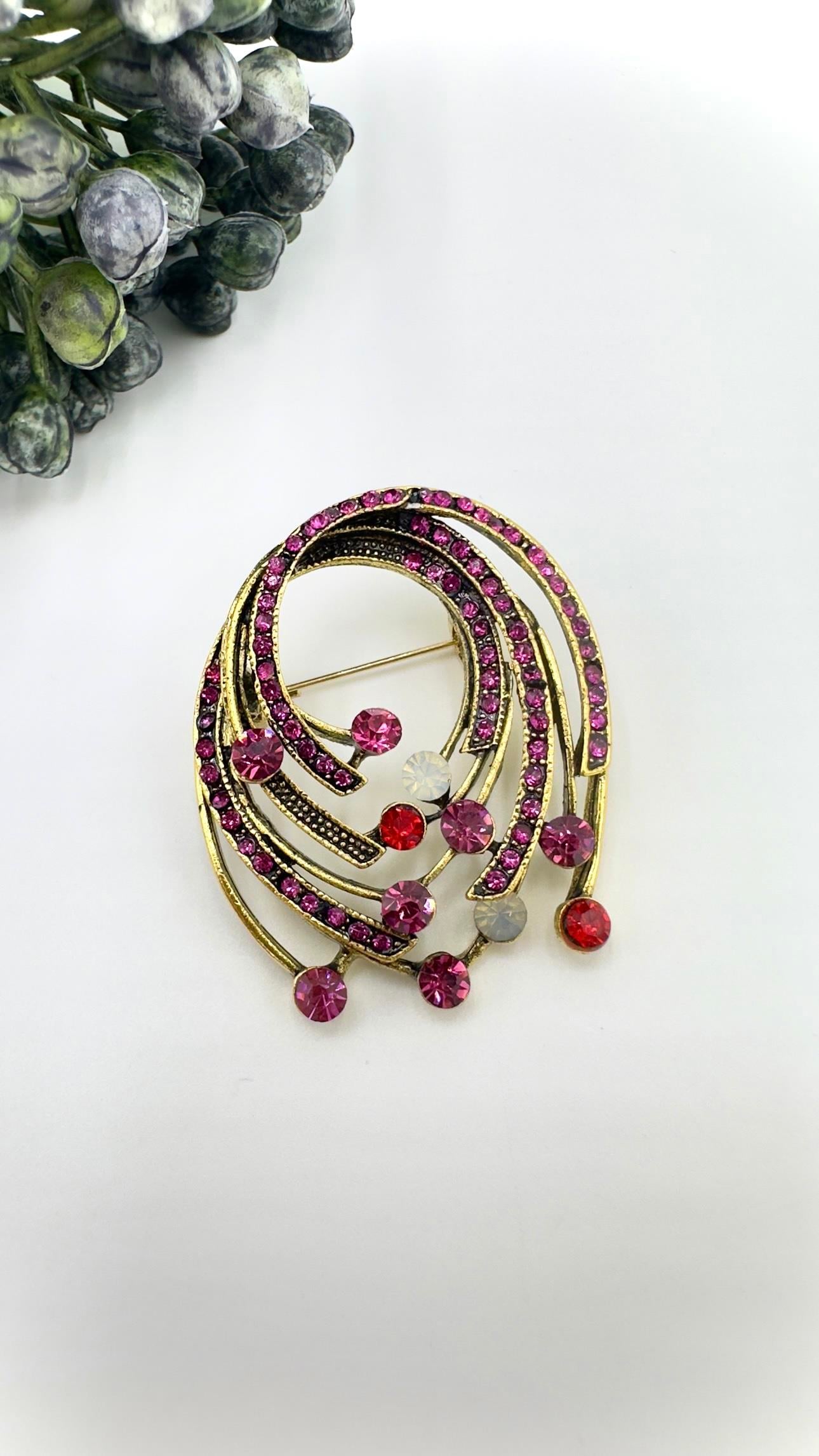 Renkli Sarmal Model Broş