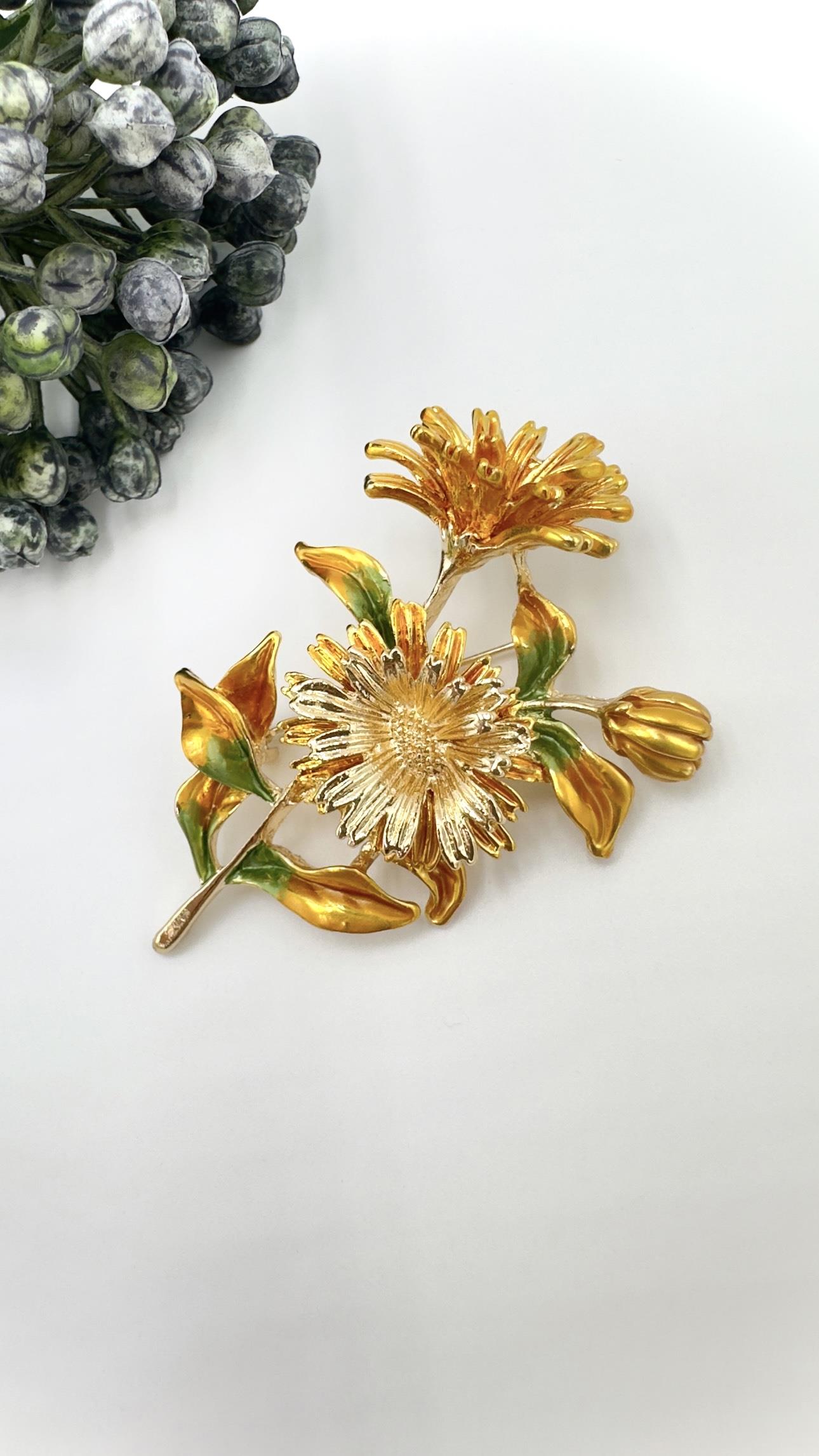 Sarı Papatya Model Broş