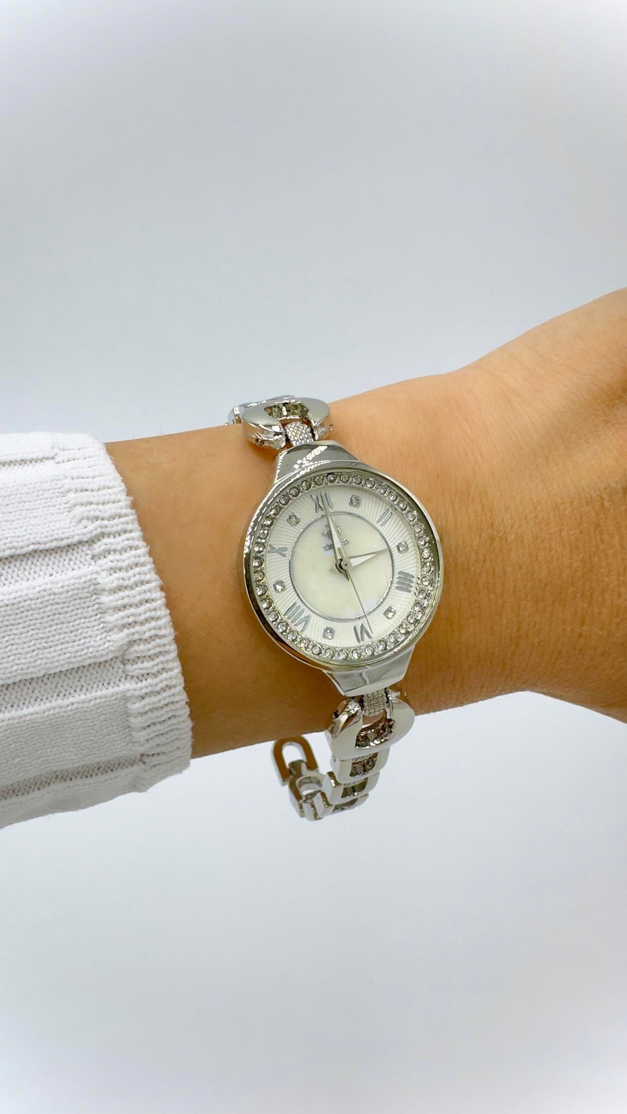 Sılver Carrie Marka Model Taşlı Beyaz Kadranlı Saat