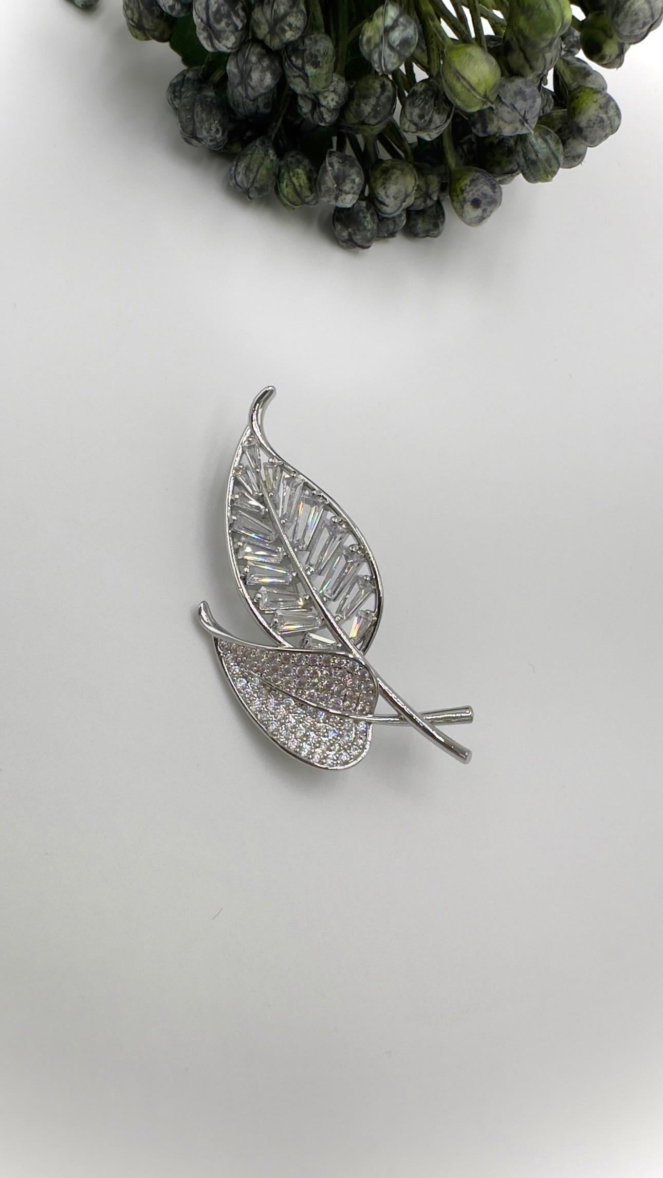 Sılver Yaprak Model Broş