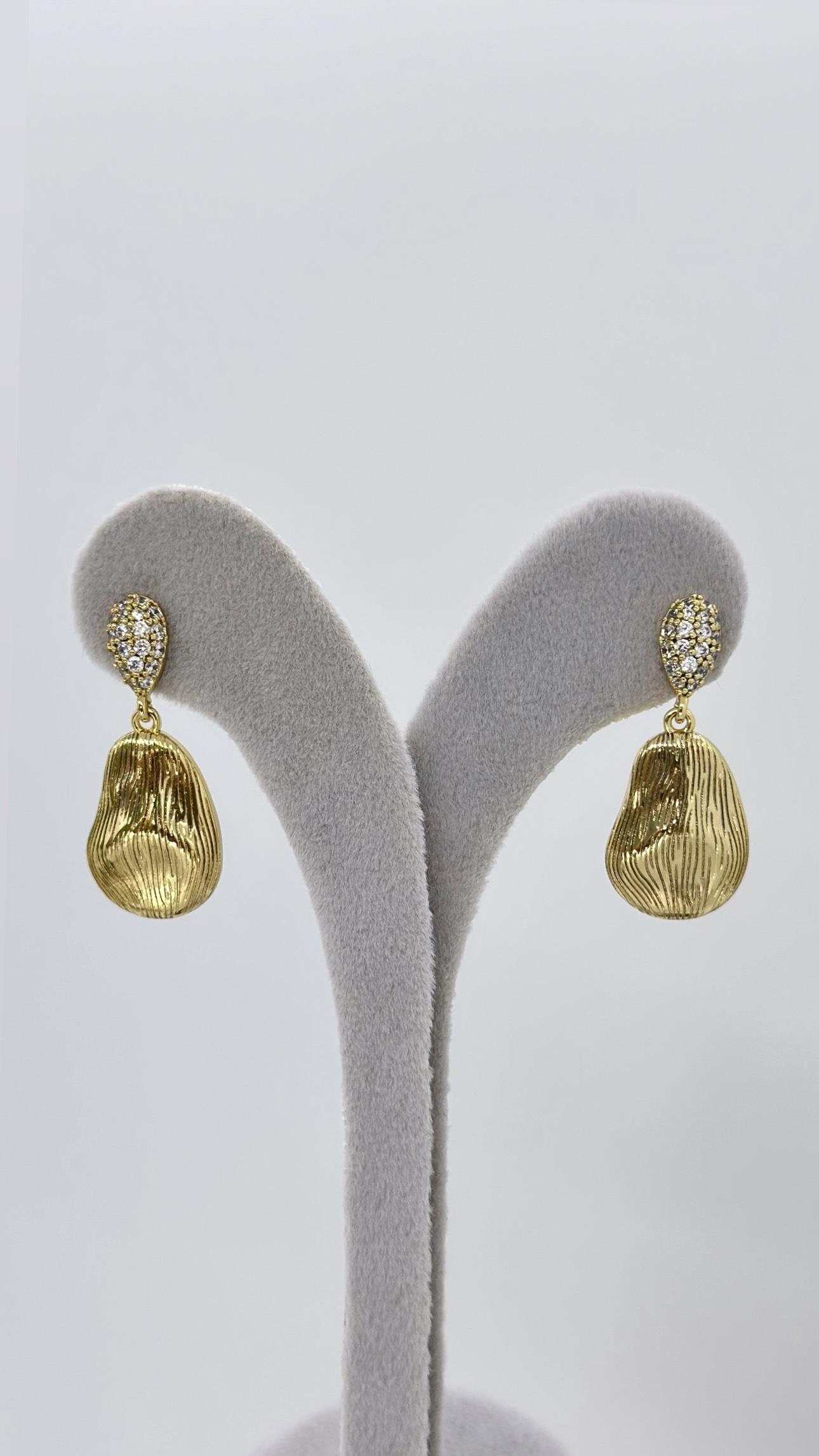 Vip 44 K Asimetrik Damla Küpe