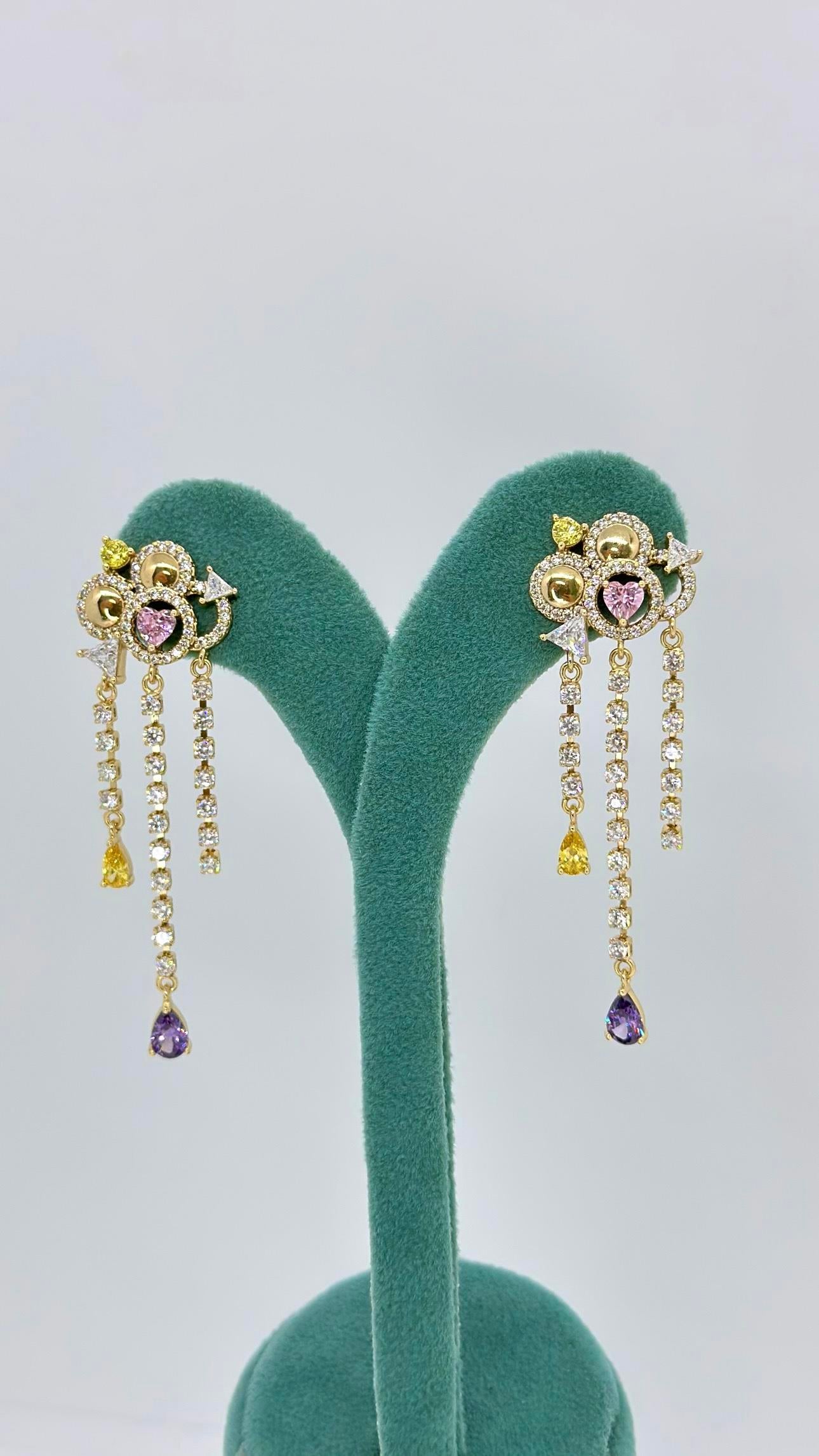 Vip Pembe Çiçekli Taşlı Küpe