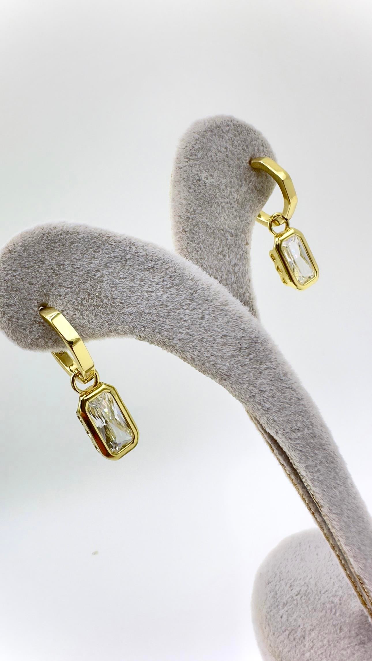 Vp 14 K Altıgen Baget Model Küpe