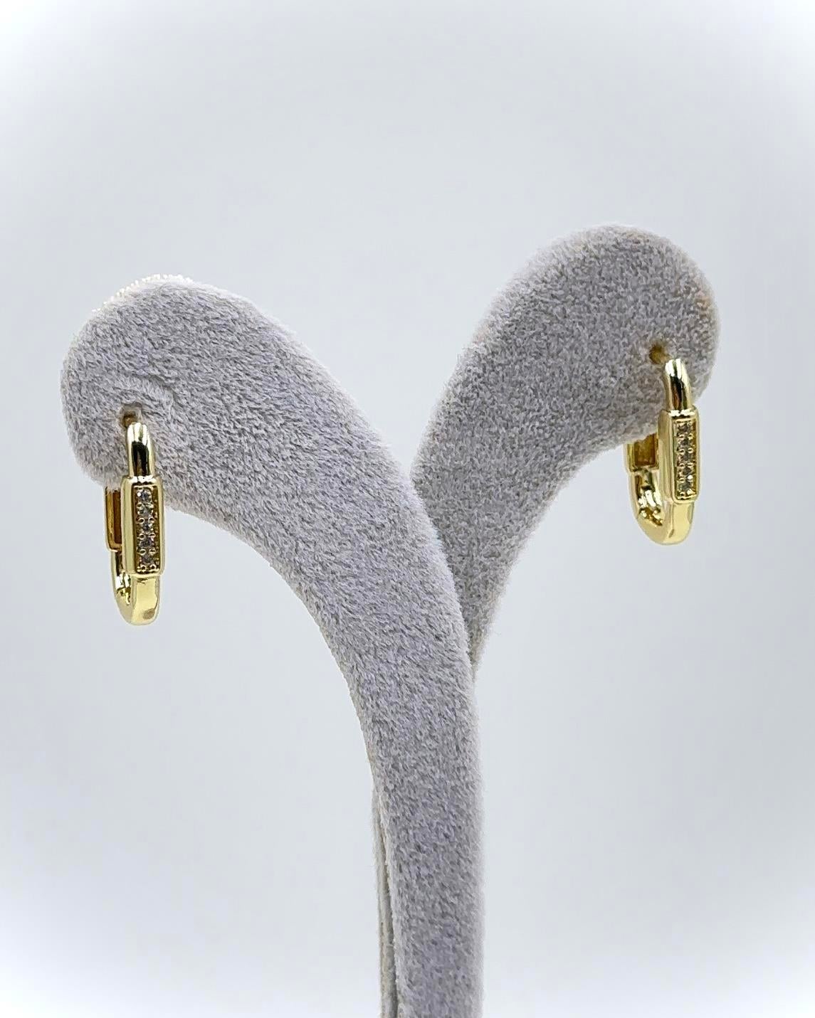 Vp 14 K Altın Kaplama Taşlı Oval Model Küpe