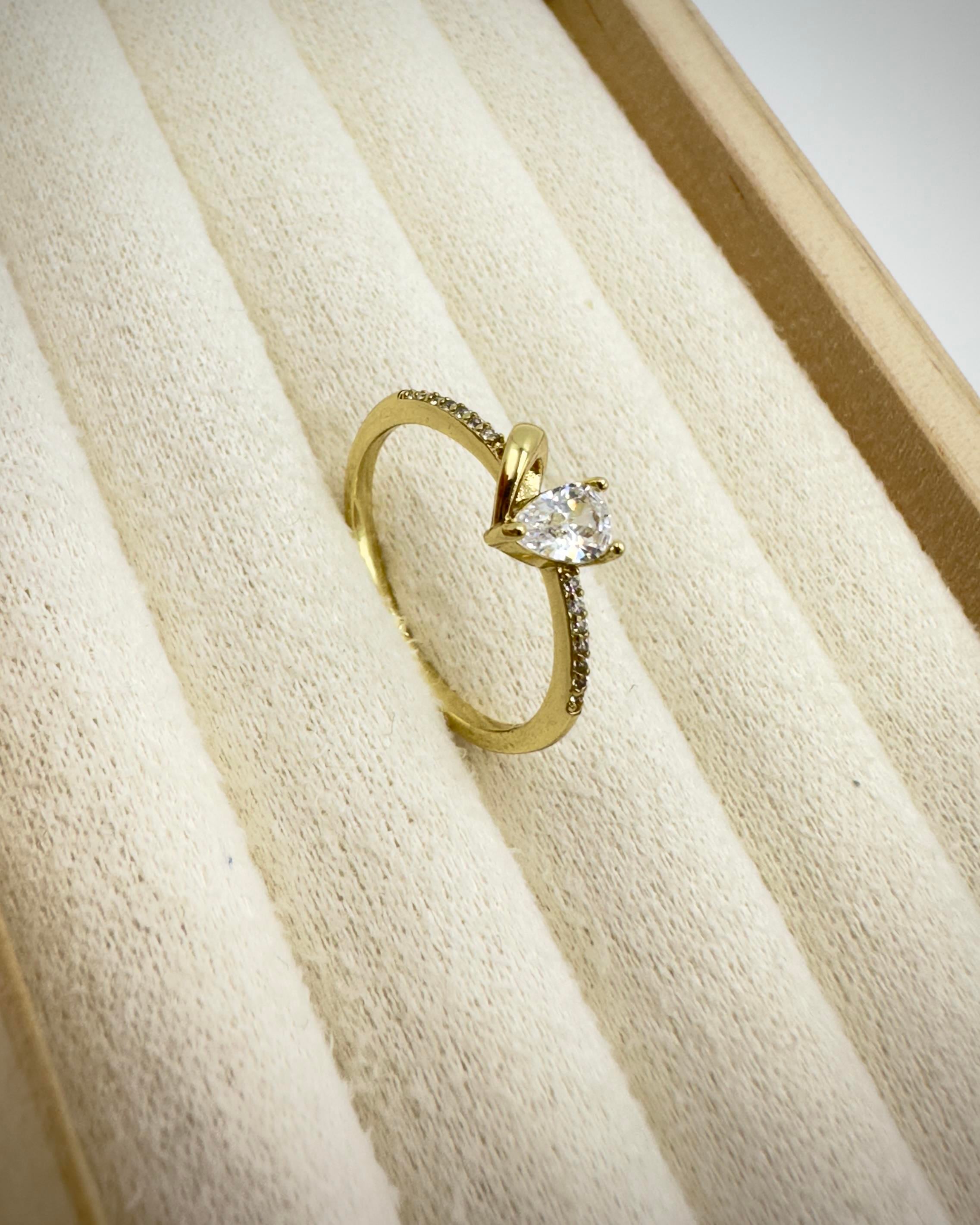 Vp 14 K Altın Kaplama Tek Taş Kalp Model Yüzük