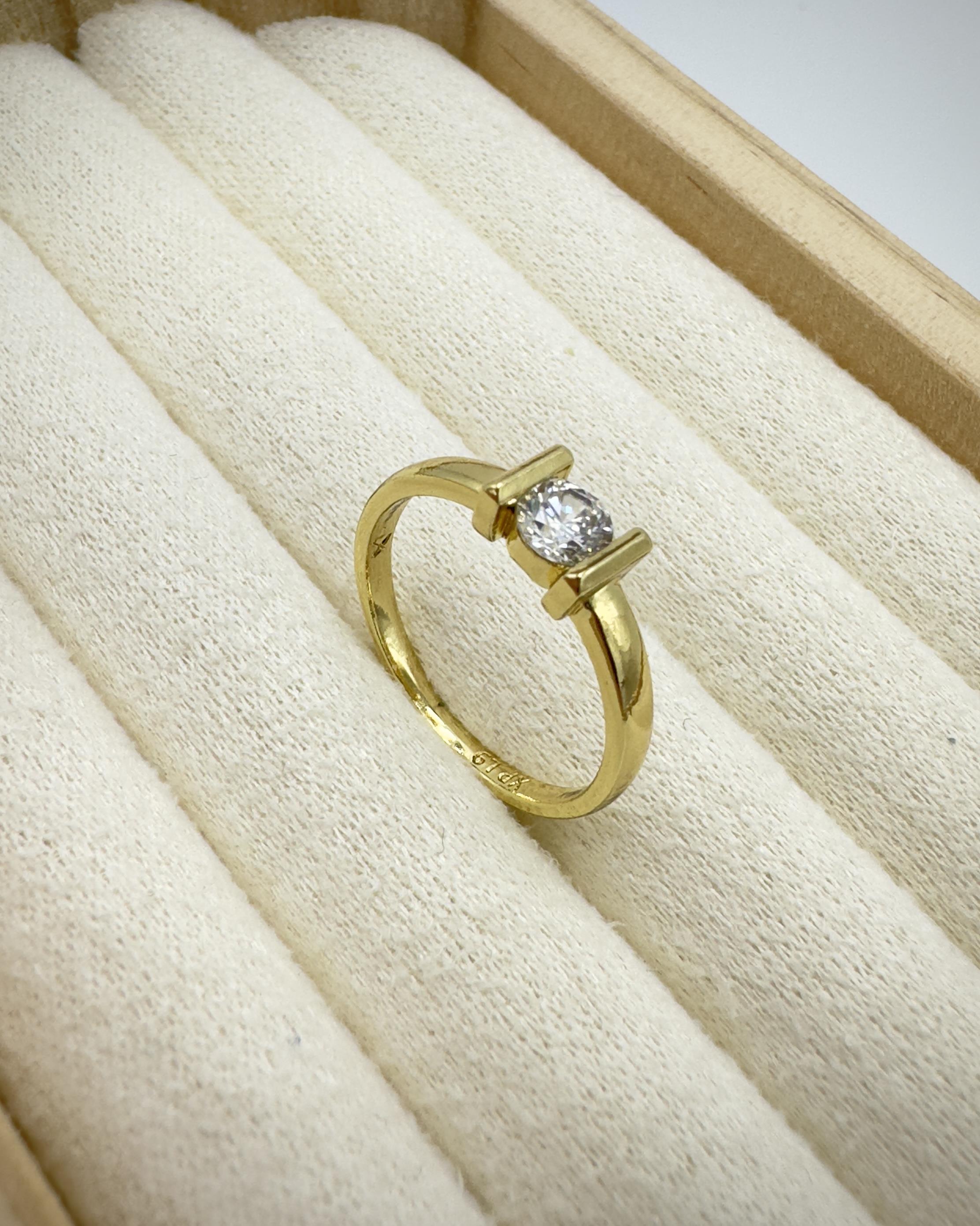 Vp 14 K Altın Kaplama Tek Taş Model Yüzük