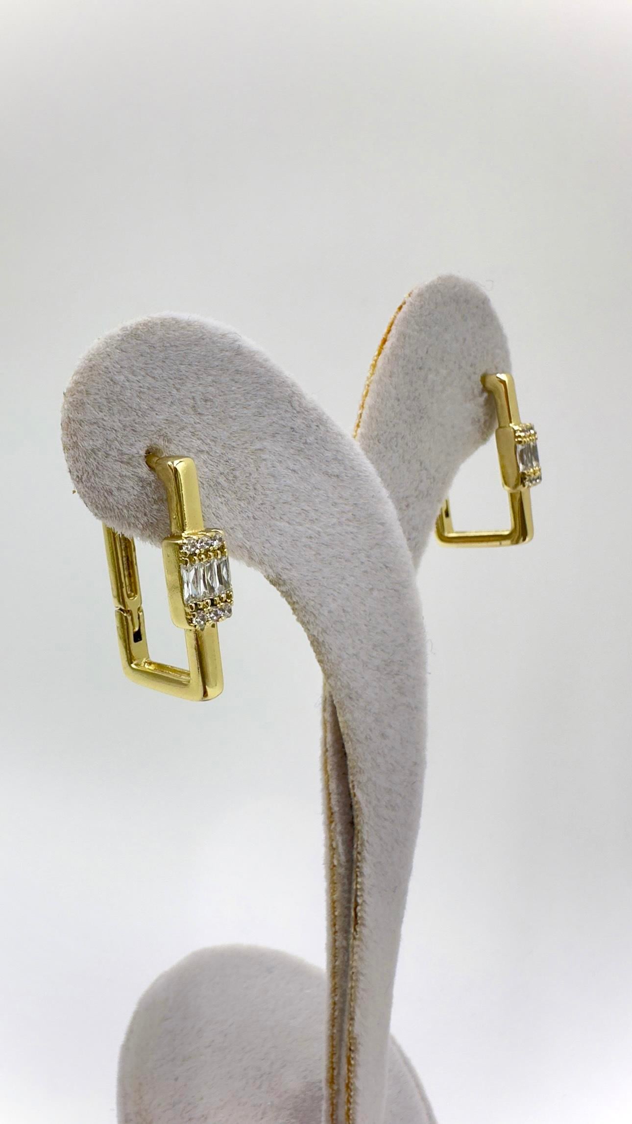 Vp 14 K Baget Taşlı Kare Model Küpe