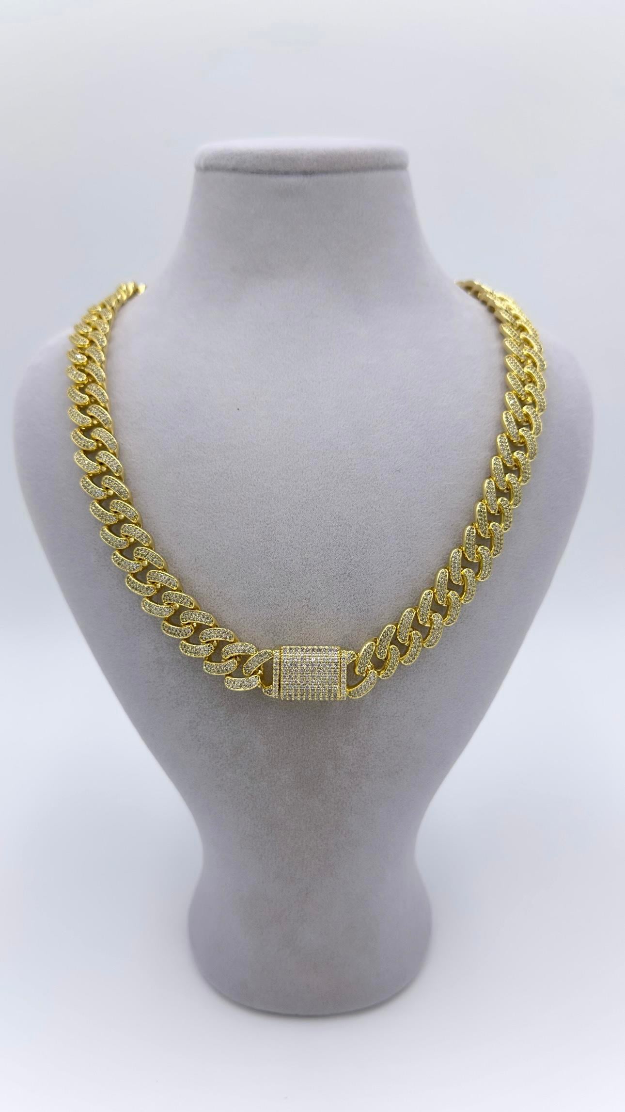 Vp 14 K Full Taşlı Gurmet Model Kolye