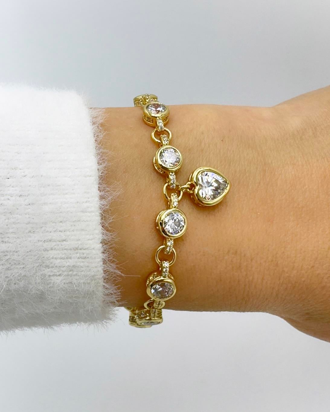 Vp 14 K Kalp Charmlı Suyolu Model Bileklik