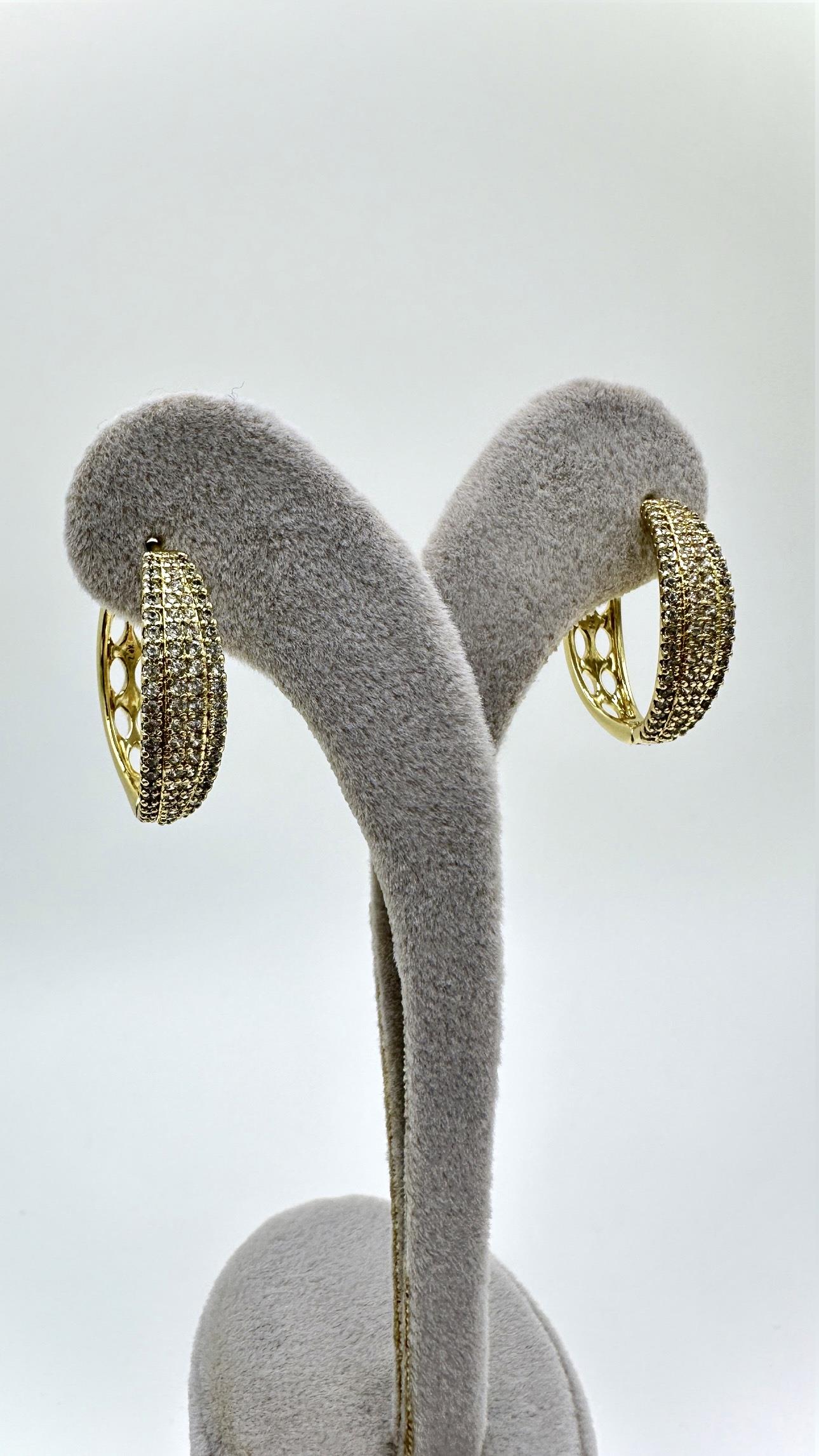 Vp 14 K Sıra Taşlı Halka Model Küpe