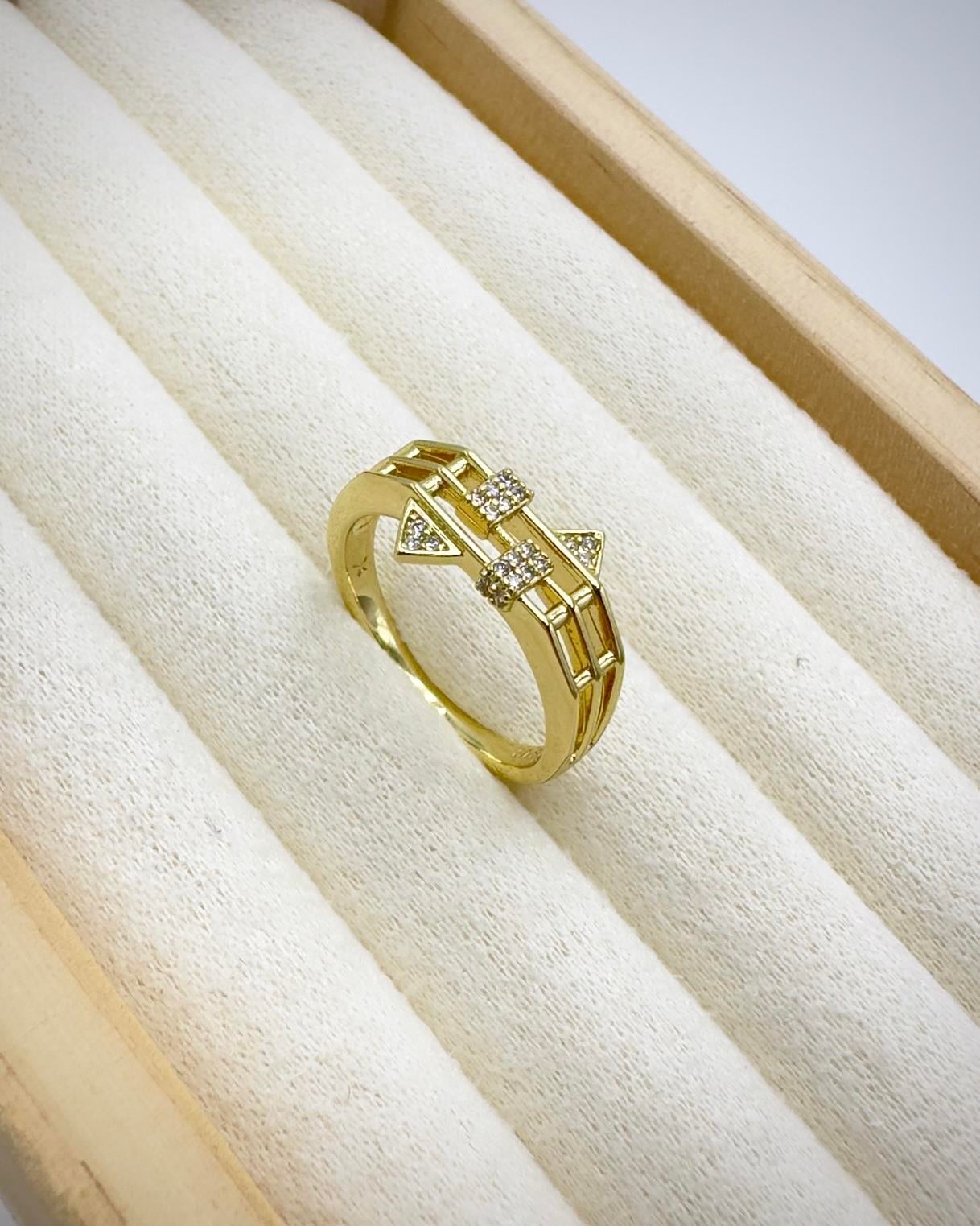 Vp 14 K Taşlı Geometrik Model Yüzük