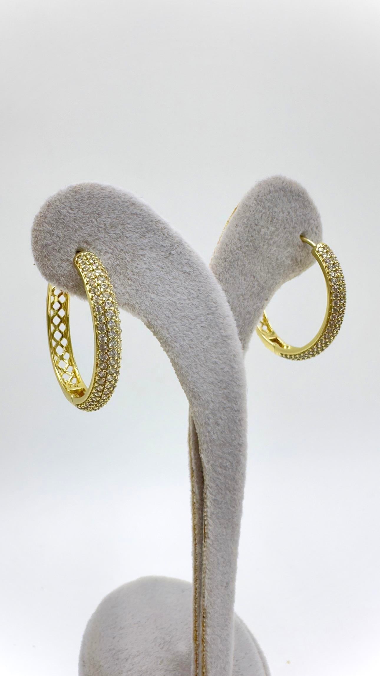 Vp 14 K Taşlı Halka Model Küpe