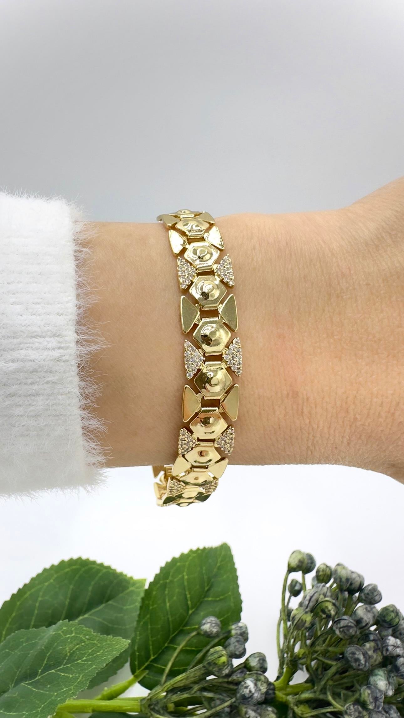 Vp 14 K Taşlı Kelebek Model Bileklik