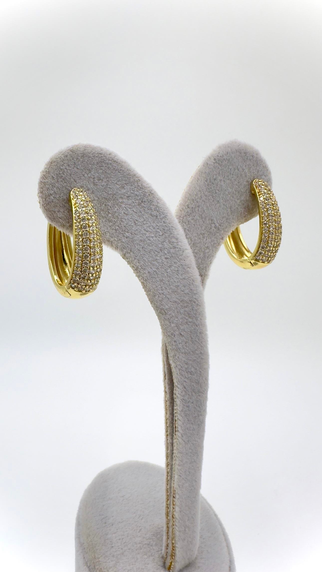 Vp 14 K  Taşlı Oval Küpe