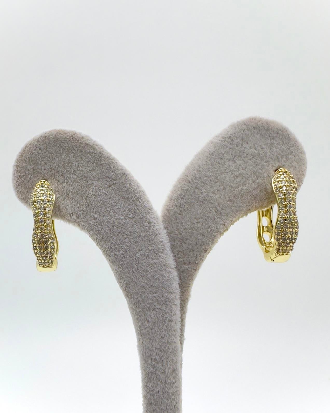 Vp 14 K Taşlı Oval Model Küpe