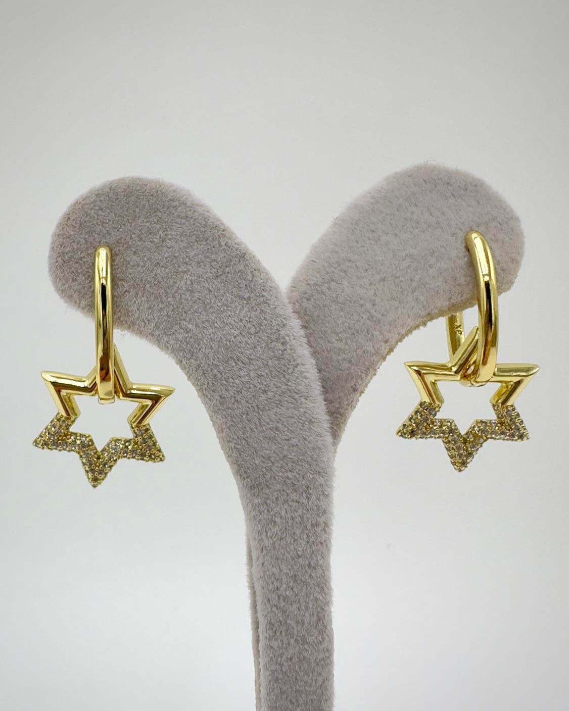 Vp 14 K Taşlı Sallantılı Yıldız Model Küpe