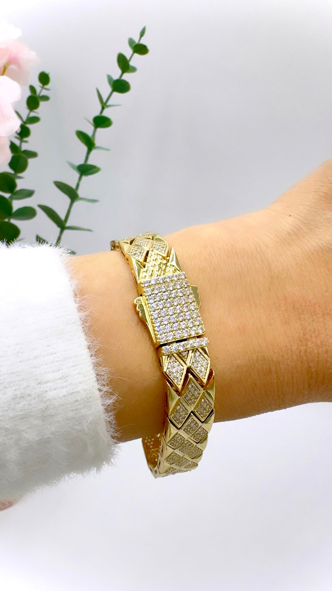 Vp 14 K Taşlı Saray Model Bileklik