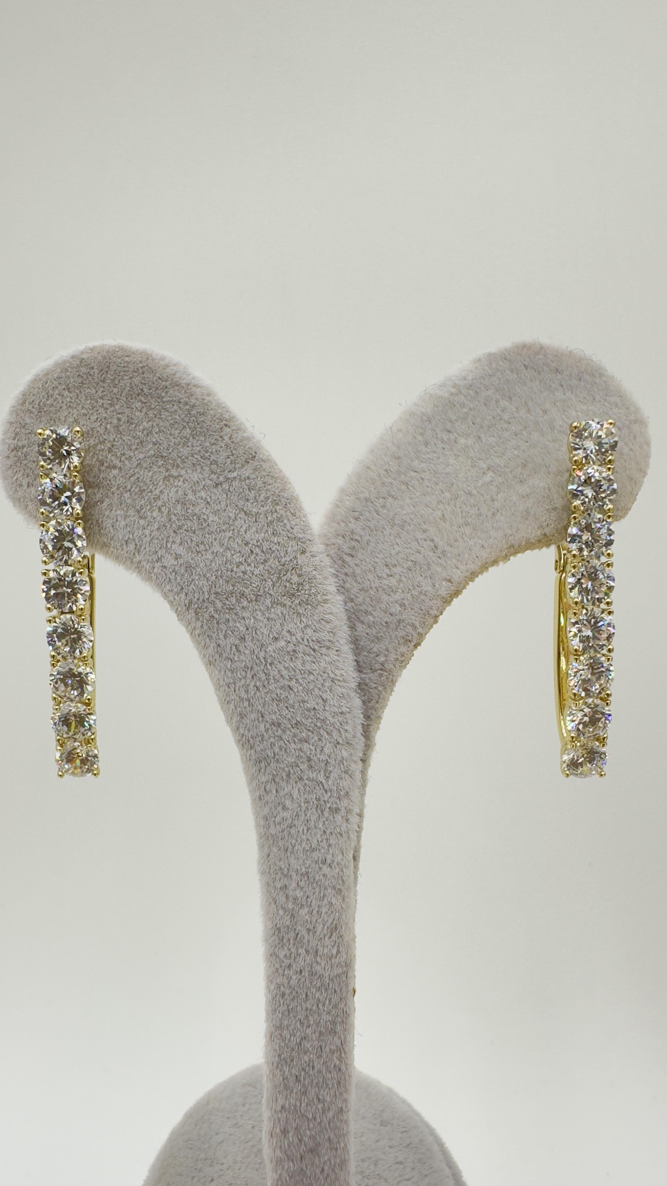 Vp 14 K Taşlı Uzun Model Küpe