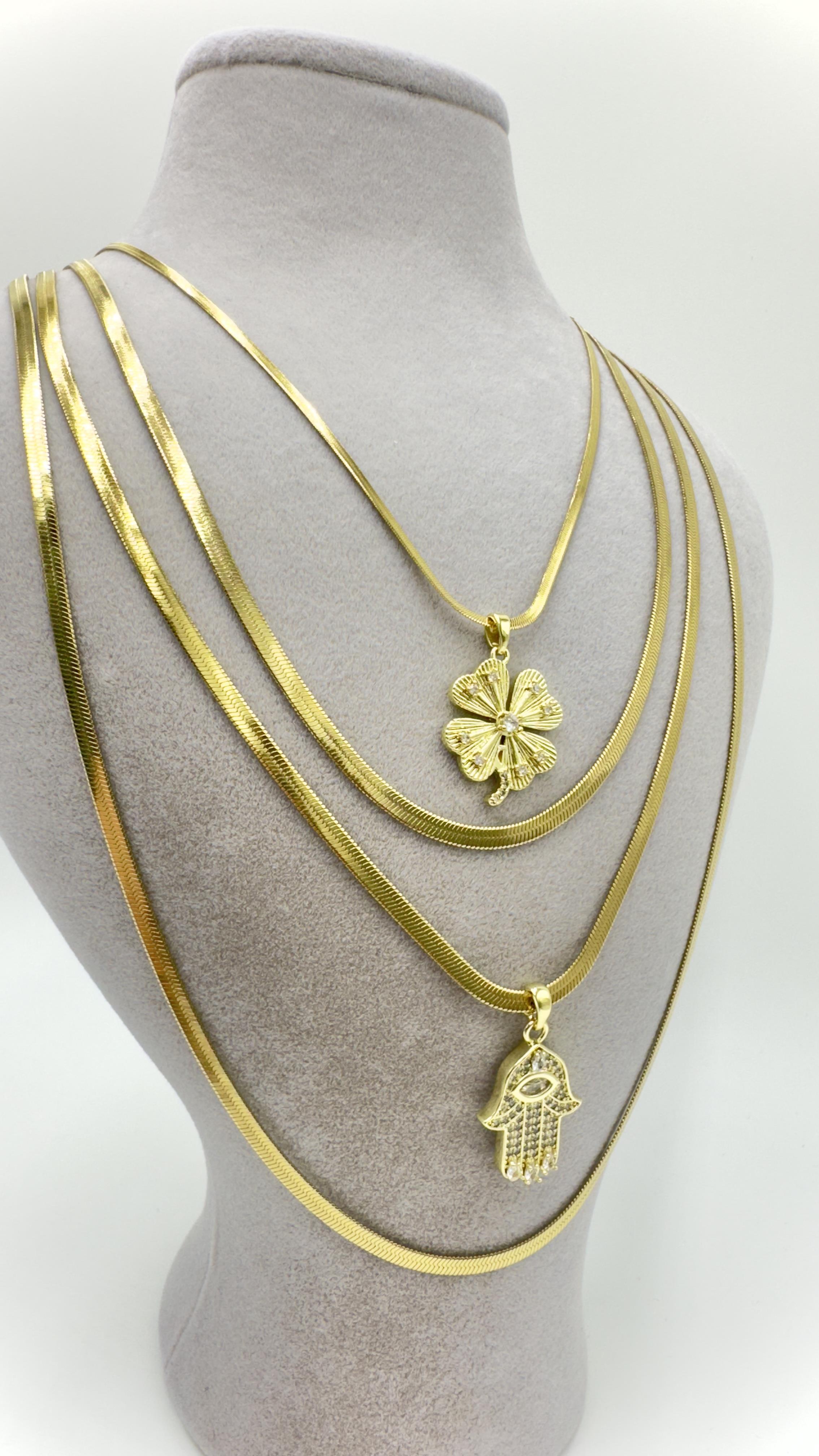 Vp 14 K Yonca Charmlı Çoklu Model Kolye