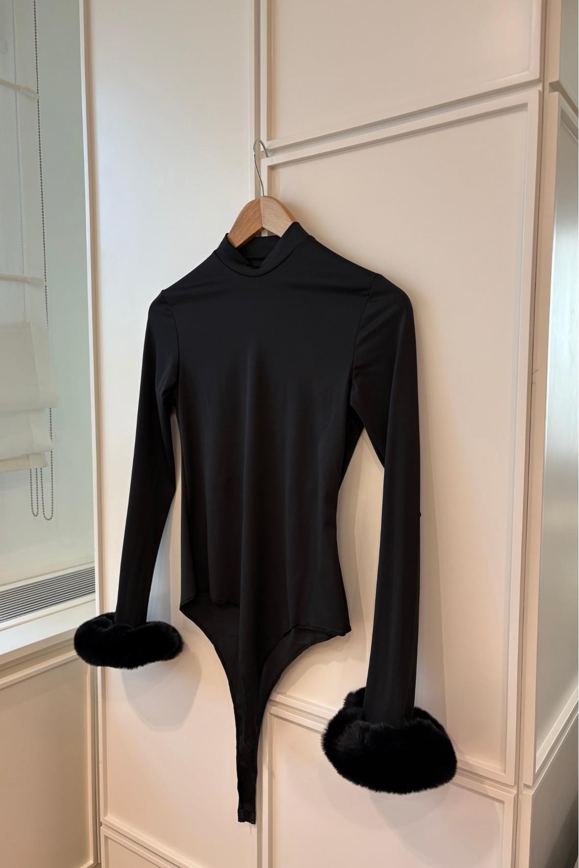 Peluş Kollu Body-Siyah