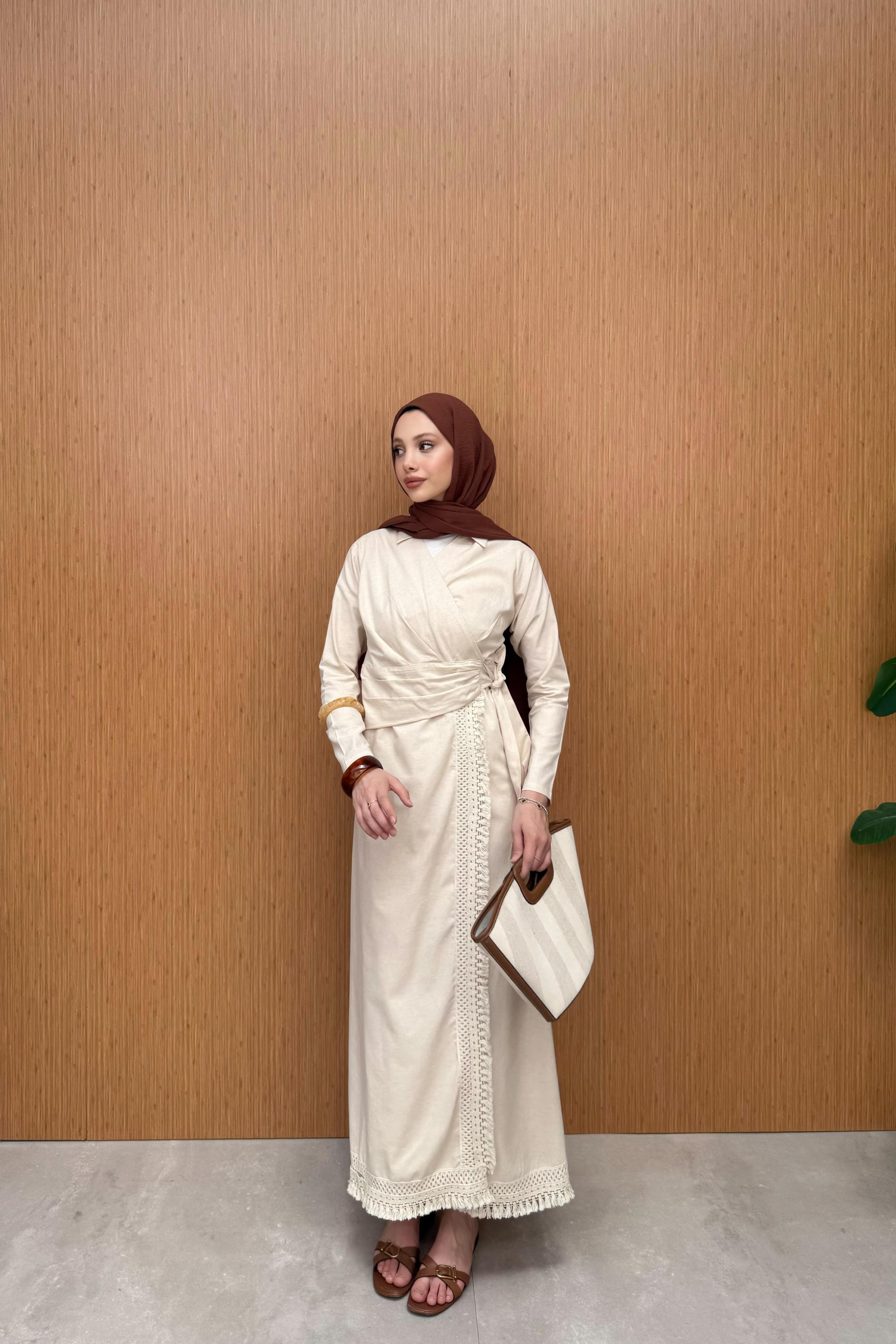 Tesettür V Yaka Bağlamalı Keten Elbise - bej