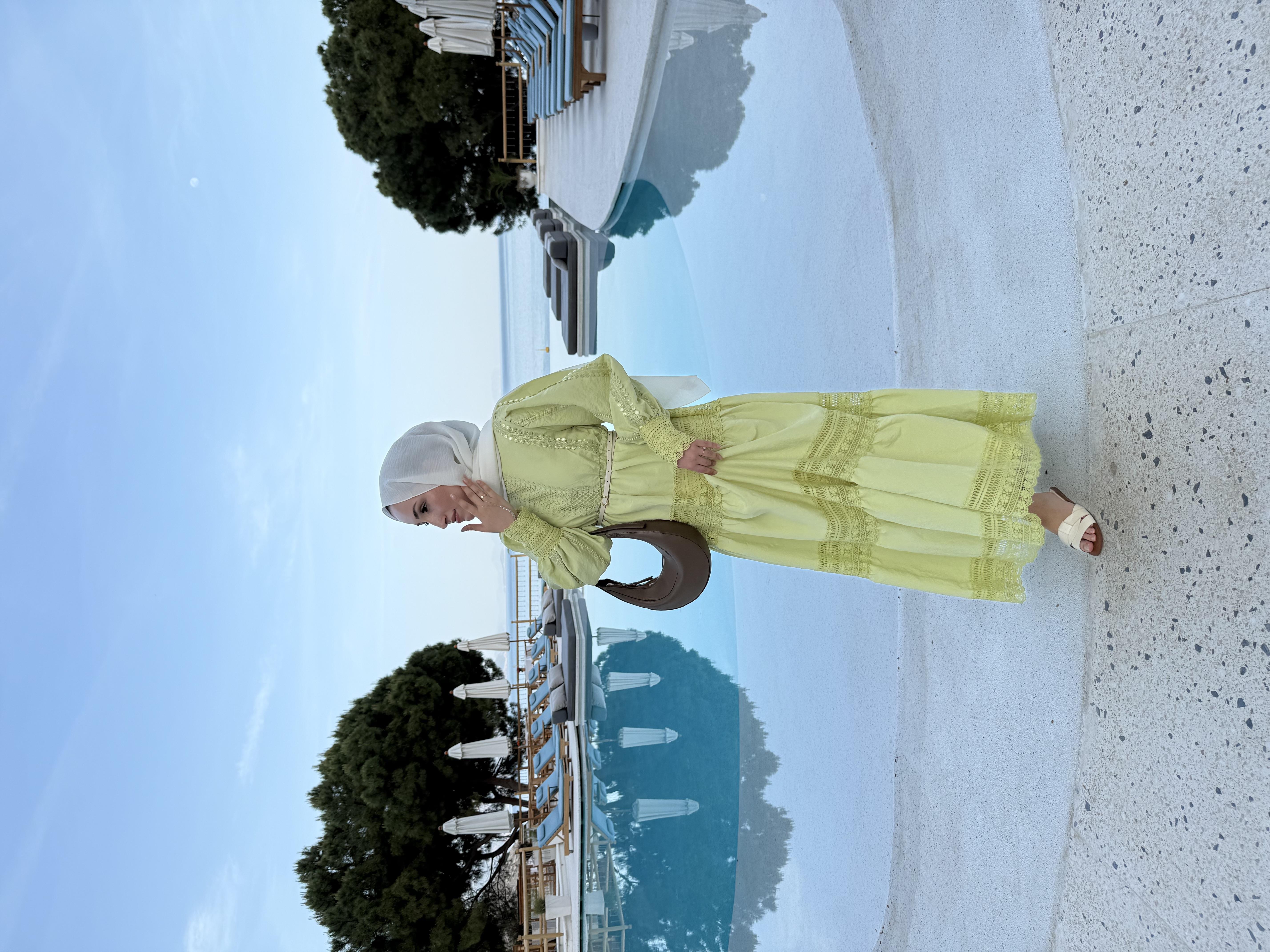 Dantel Detaylı Elbise-yeşil