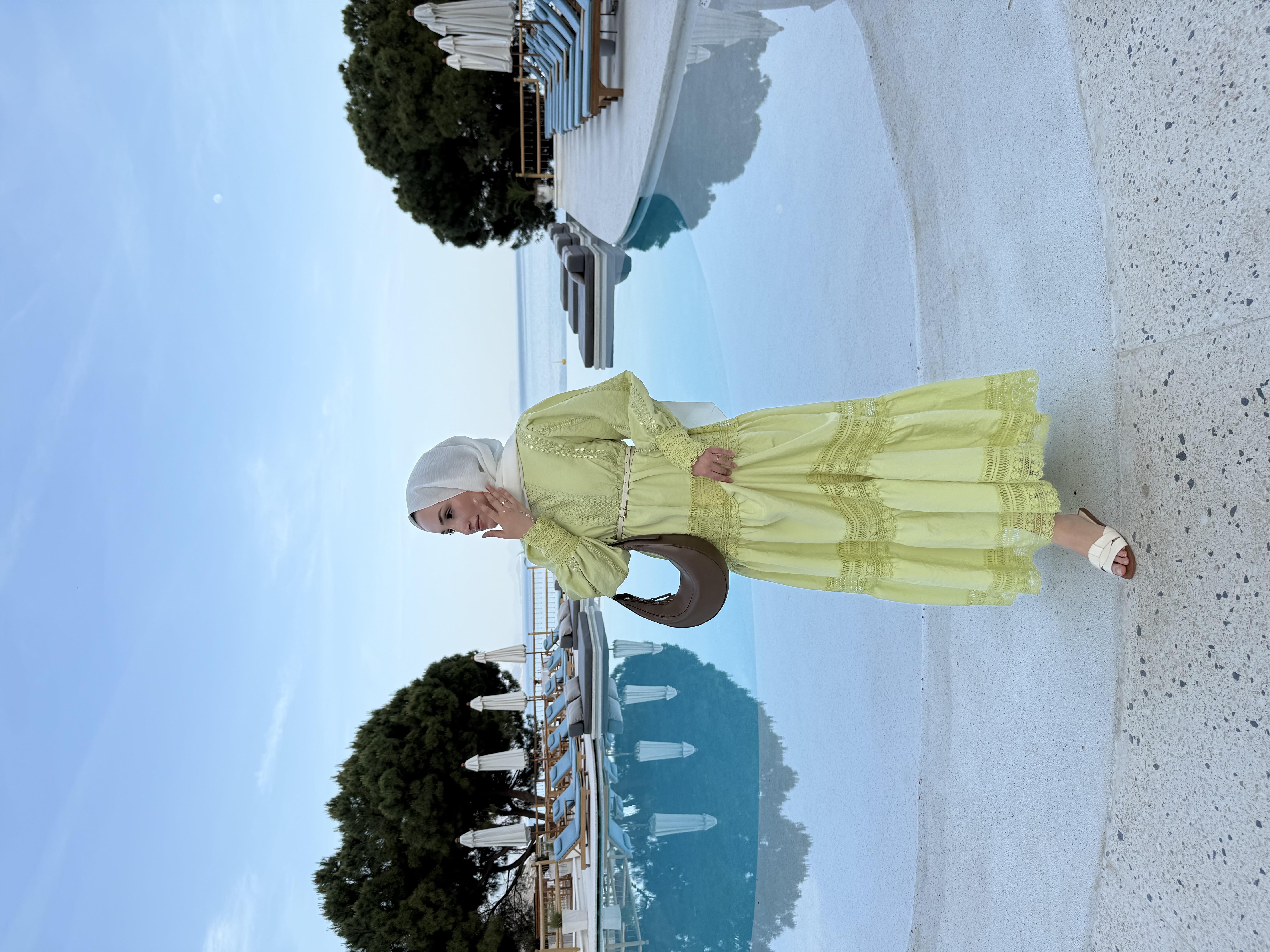 Dantel Detaylı Elbise-yeşil