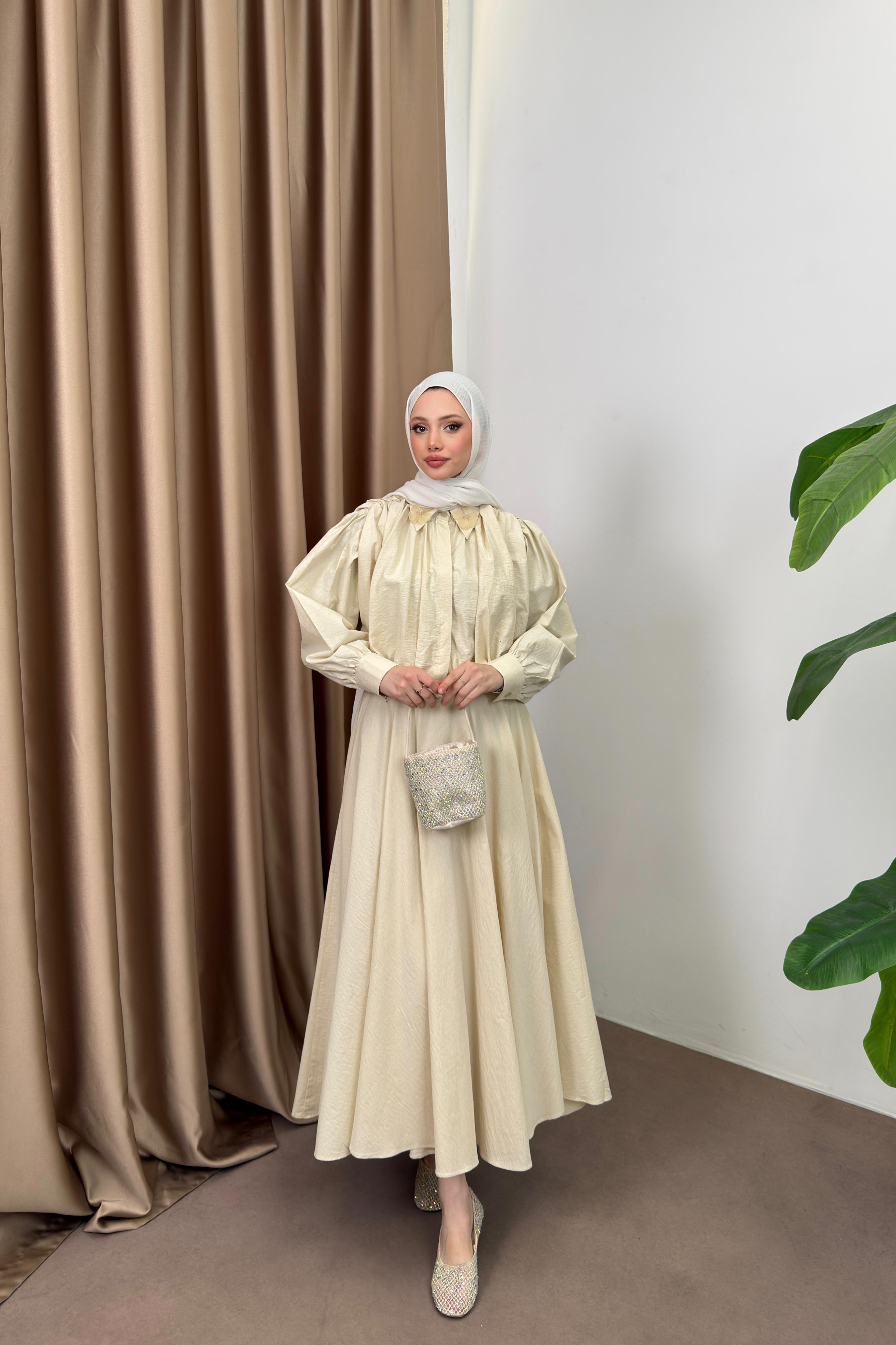 Çiçek Aksesuarlı Poplin Etekli Takım -Ekru