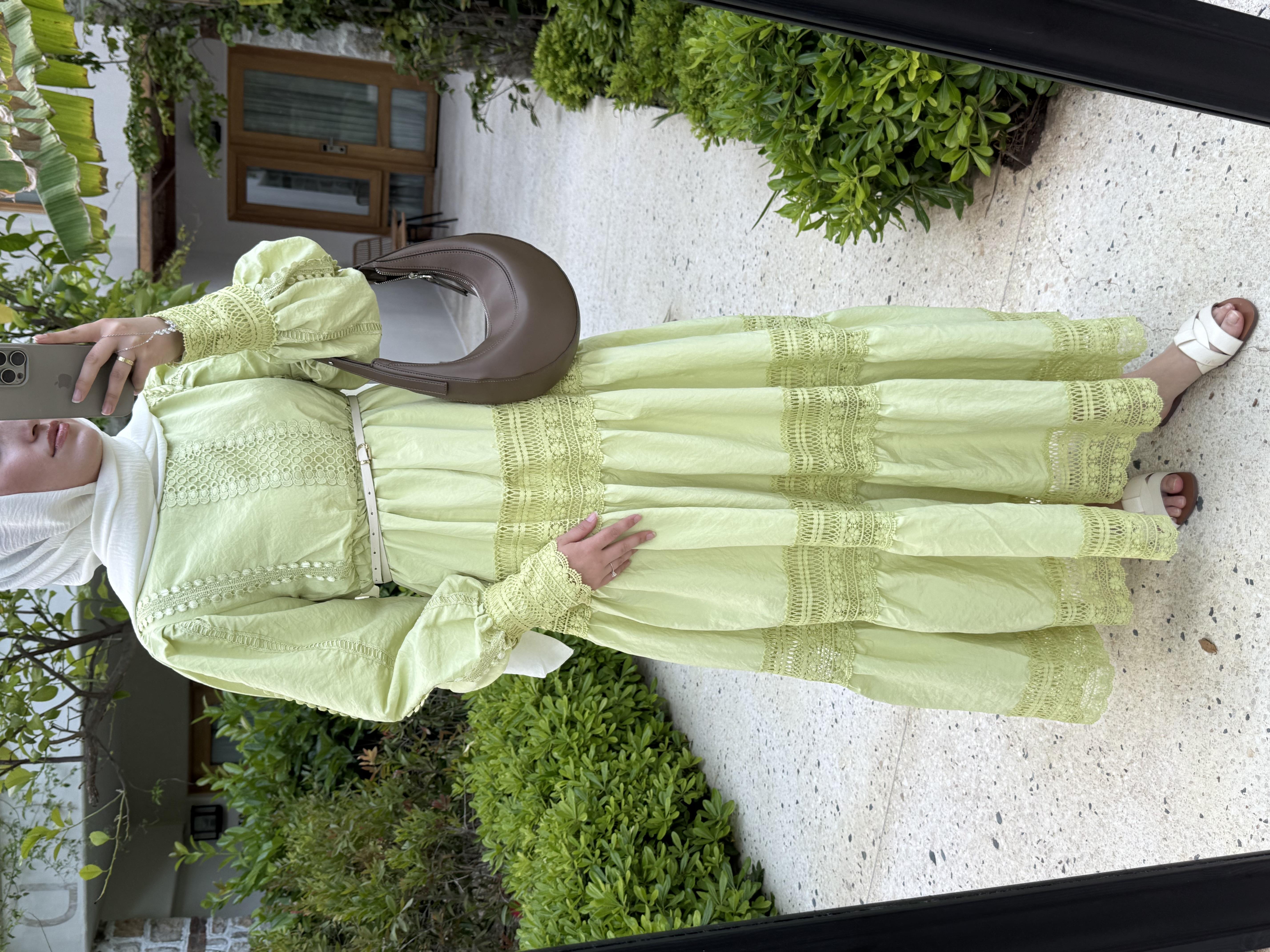 Dantel Detaylı Elbise-yeşil