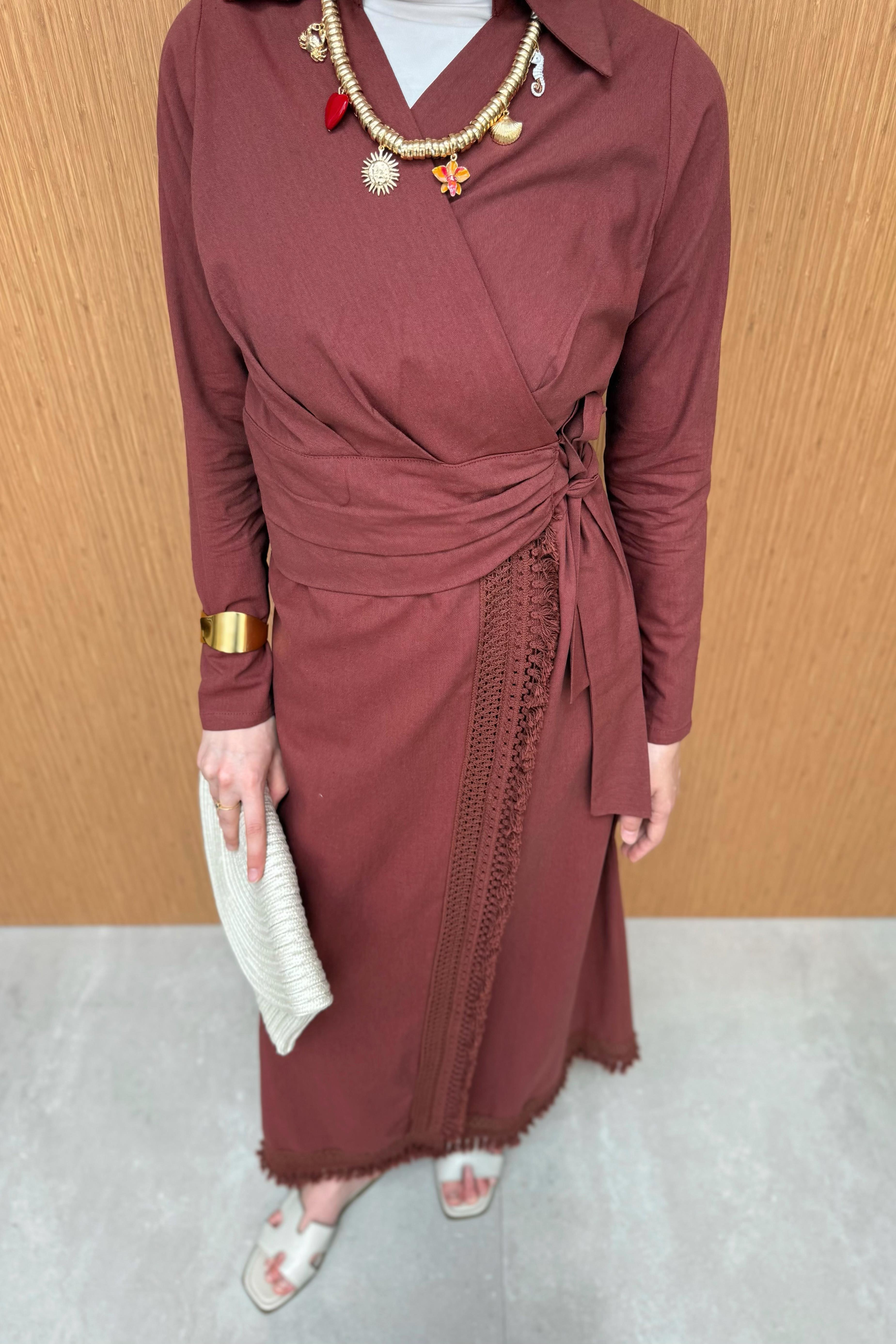 Tesettür V Yaka Bağlamalı Keten Elbise - Kiremit