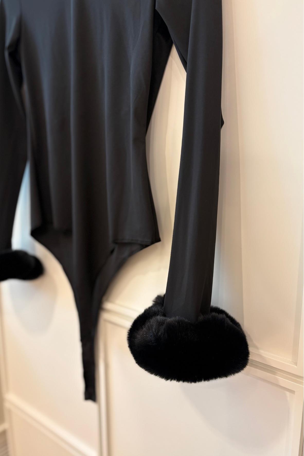 Peluş Kollu Body-Siyah