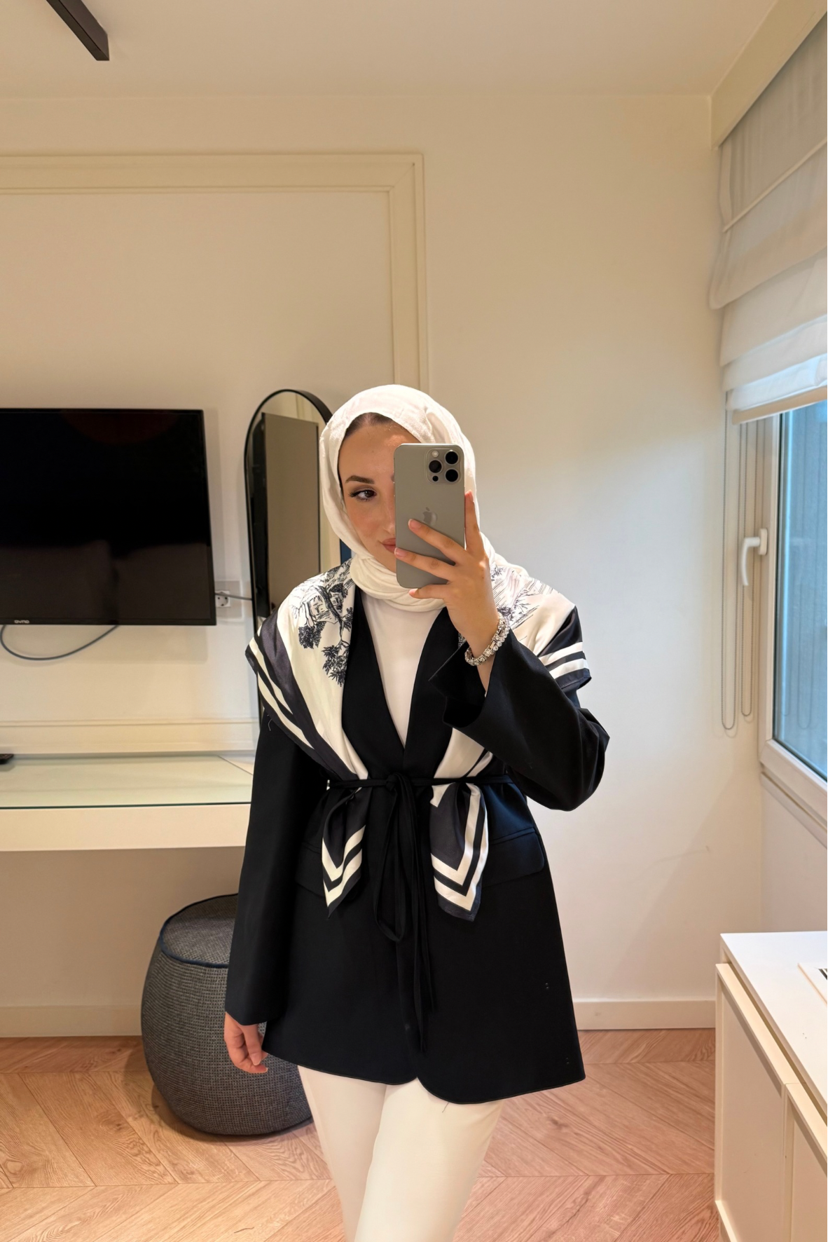 Tesettür Kol Yırtmaç Detaylı Ceket-Lacivert