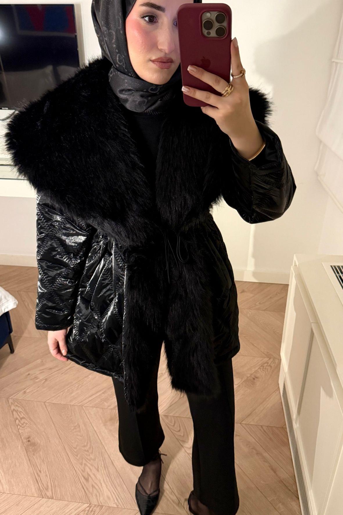 Cheny Yakası Kürklü Mont-Siyah