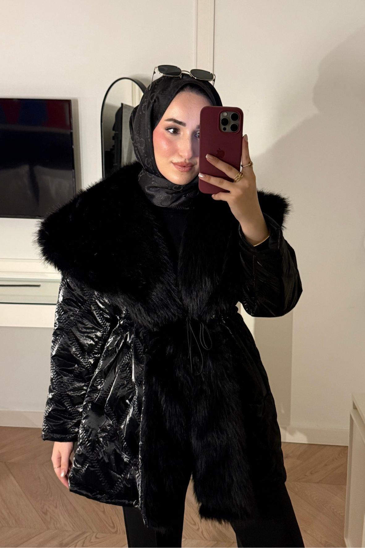 Cheny Yakası Kürklü Mont-Siyah