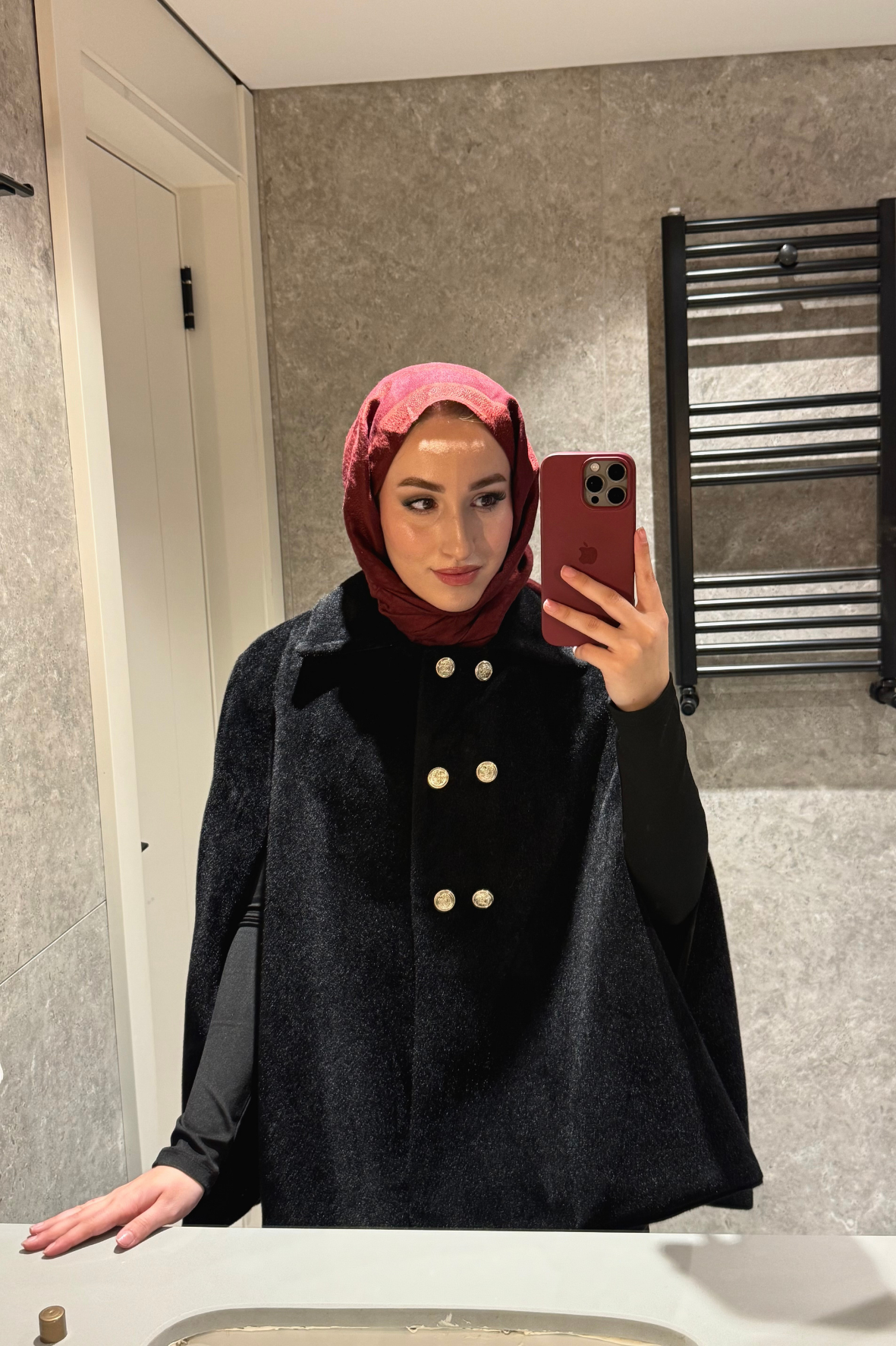 Gold Düğme Detaylı Panço - Siyah