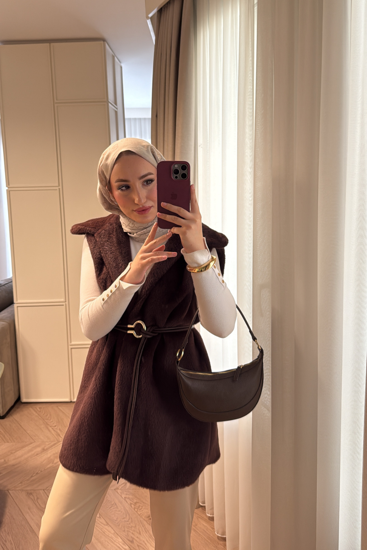 Kemer Detaylı Yakalı Angora Kürk Yelek-Acı Kahve