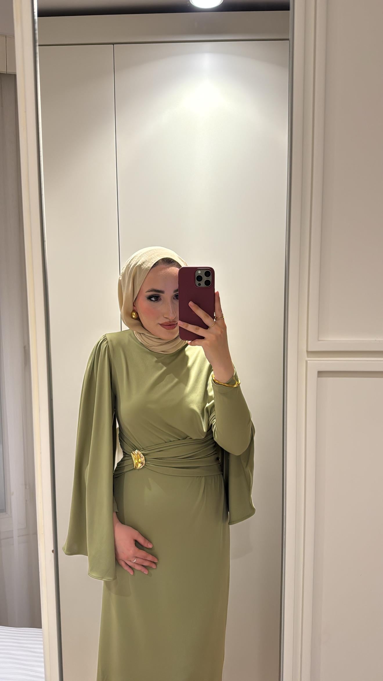 Lesgo Broş Detay Elbise- Çağla