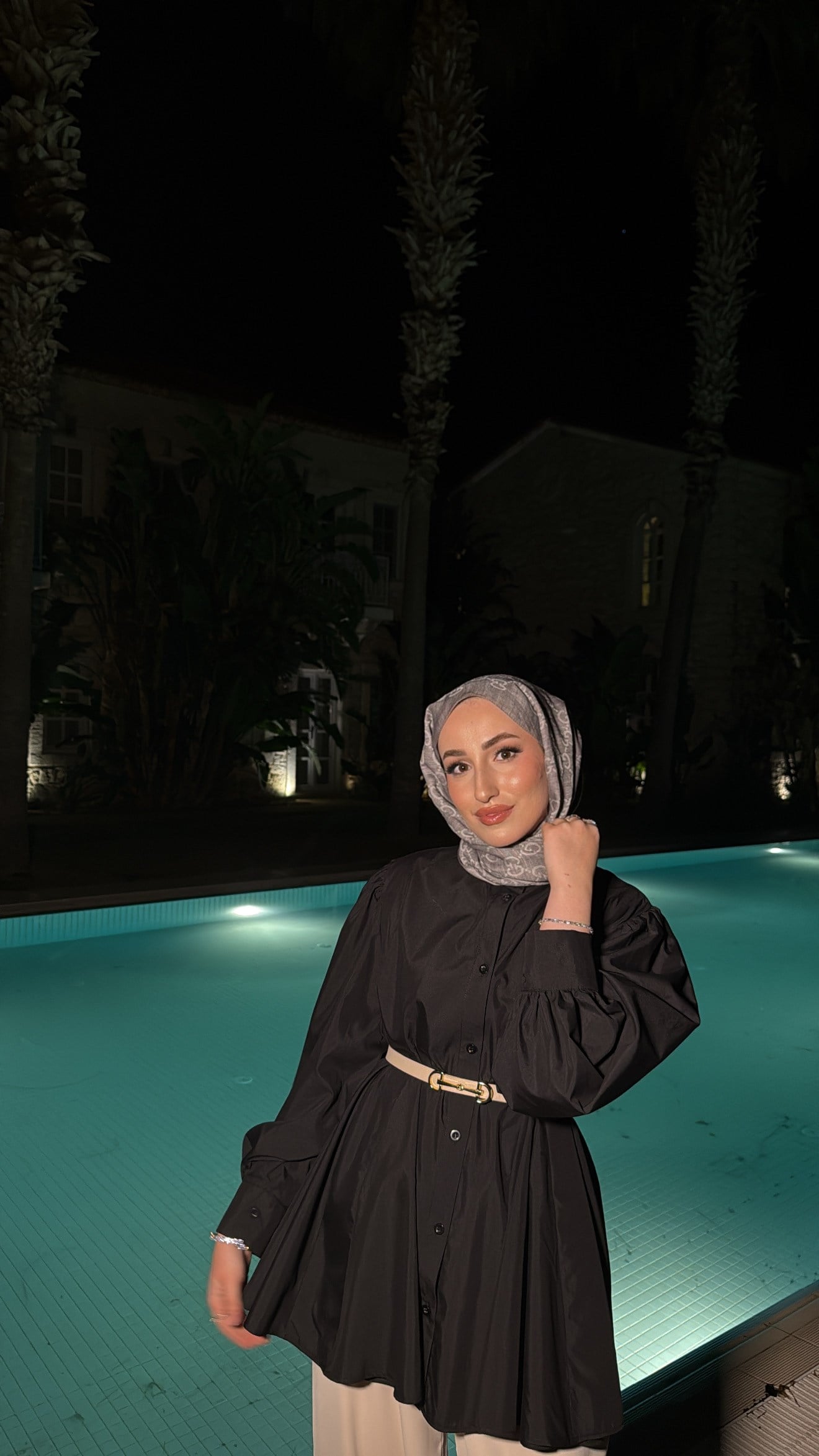 Pile Detaylı Tasarım Balon Kol Gömlek - Siyah