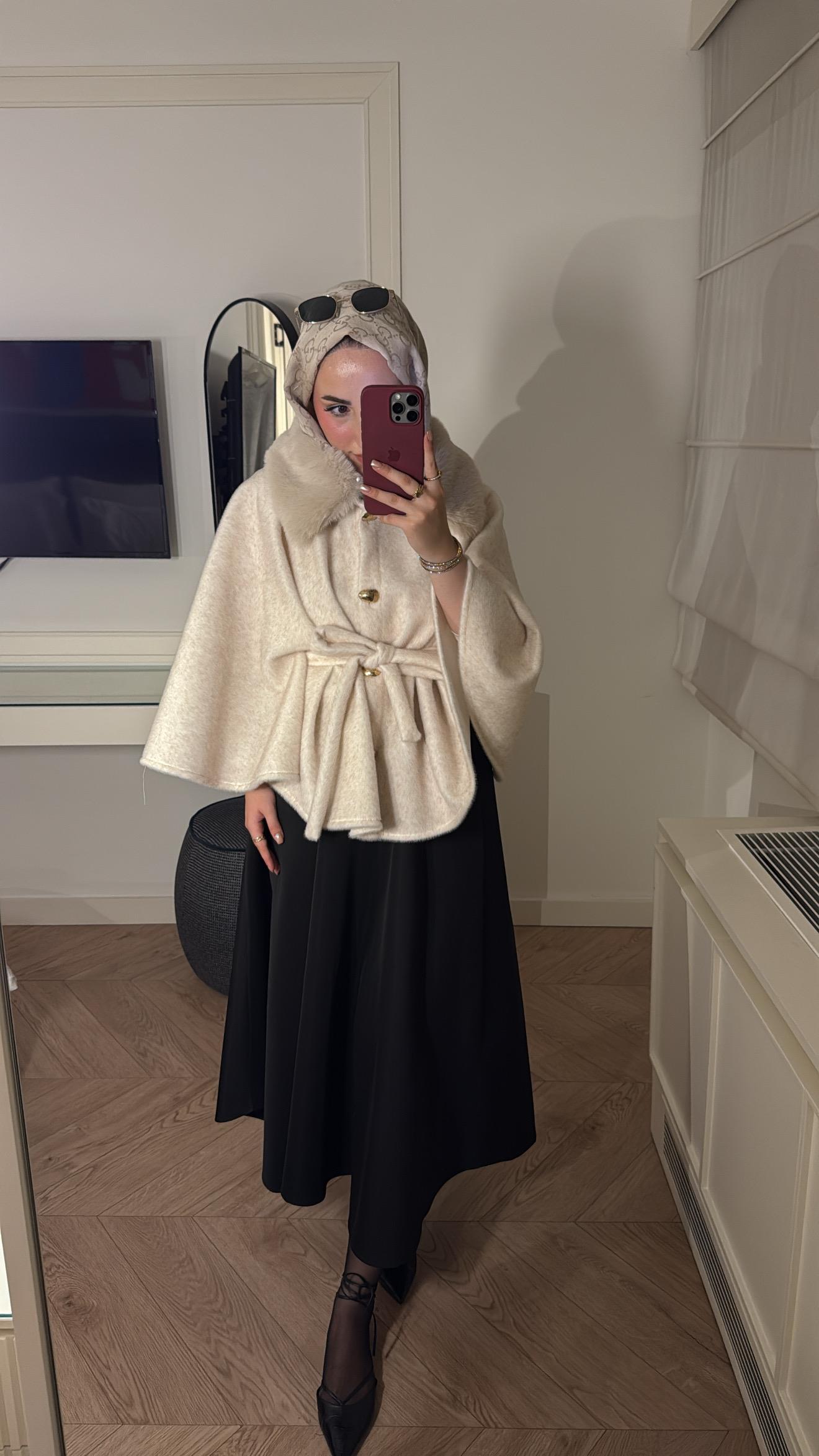 Suzana Yakası Kürklü Panço-Krem