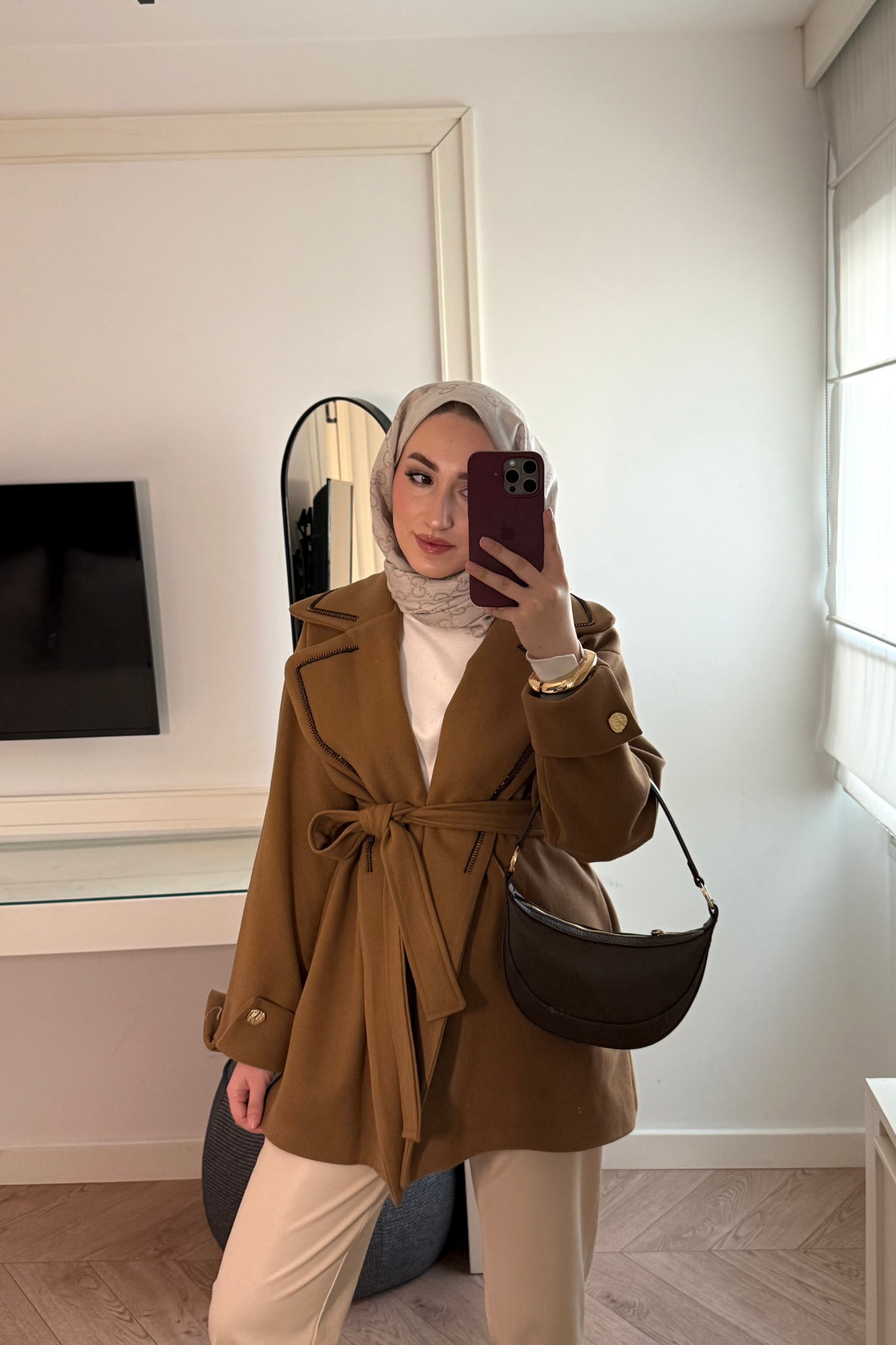 Yakası Boncuklu Nakışlı Gold Kaşe-Camel