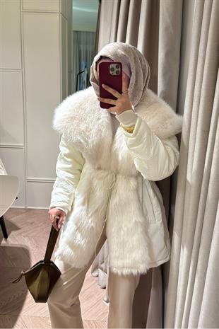 Cheny Yakası Kürklü Mont-Beyaz