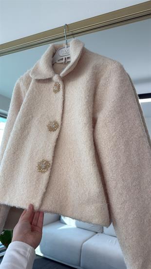 Çiçek Düğmeli Keçe Kısa Ceket - Bej