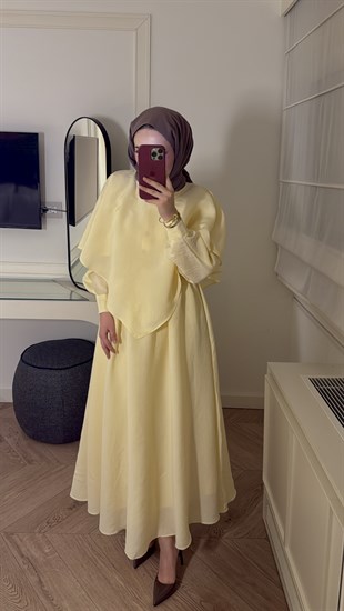 Grose Pelerin Detaylı Elbise - Sarı