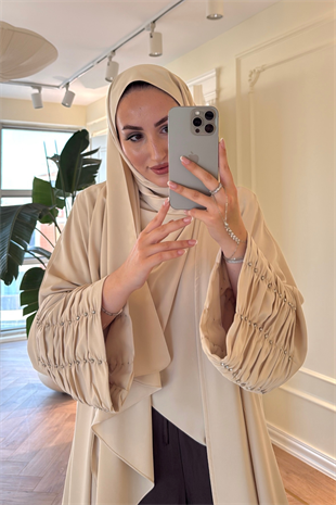 Kolları Taş Büzgü Detaylı Abaya - Bej  (ŞAL HEDİYELİ )