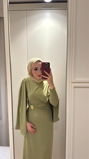 Lesgo Broş Detay Elbise- Çağla