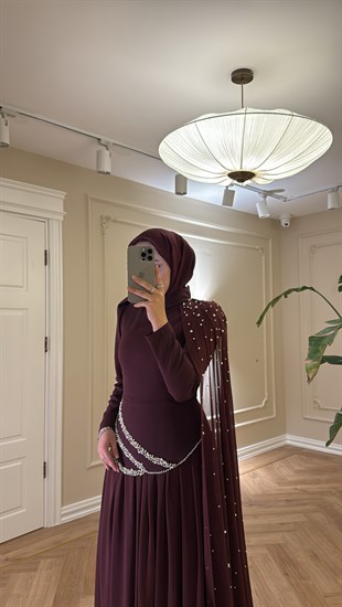 Mira İnci Detaylı Pelerinli  Premium Elbise Mürdüm (ÖN SİPARİŞ )