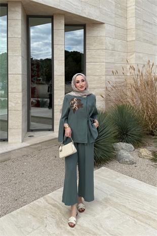 Roger Pantolonlu Takım - Çağla 