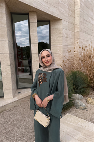 Roger Pantolonlu Takım - Çağla 